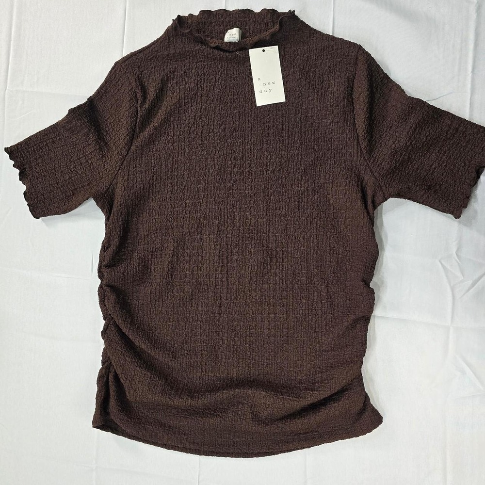 A New Day brown short sleeve top with ruffle neckline
